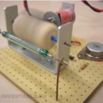 motor eléctrico con un corcho