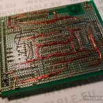 1995: montaje sobre una placa universal de islas con la técnica del alambre esmaltado.